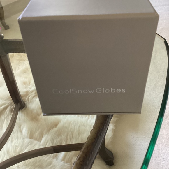 Beautiful NYC Snow Globe.  New. - Picture 7 of 8